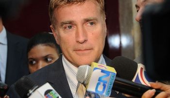 James Brewster muestra tristeza por odio de Víctor Masalles contra la homosexualidad y Luis Abinader