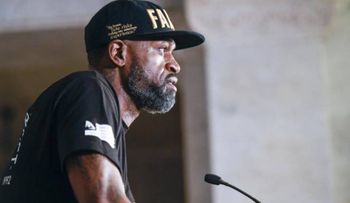 Stephen Jackson se compromete a ayudar a la hija de George Floyd