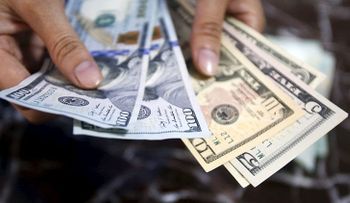 "Con los días contados": Directivo del Bank of America vaticina el fin de la era del dólar
