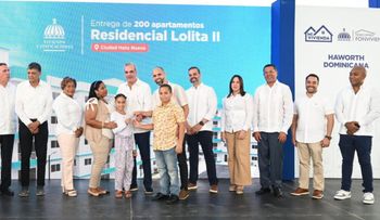 Abinader entrega 200 apartamentos en SDO financiados por Banreservas