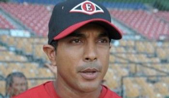 Escogido mantendrá a Luis Rojas como su dirigente