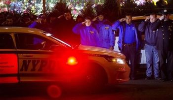 Asesinan a dos policías en Nueva York ; uno de ellos latino