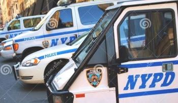 Vehículos de NY usados para exhibir letreros contra Donald Trum