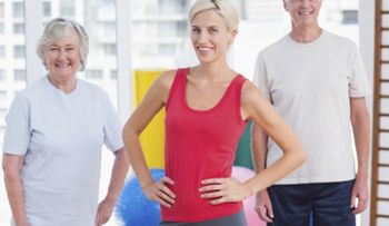 4 ejercicios que puedes realizar con tus abuelos