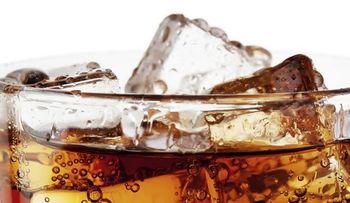 Los refrescos sin calorías, ¿son mejores para evitar aumentar de peso?