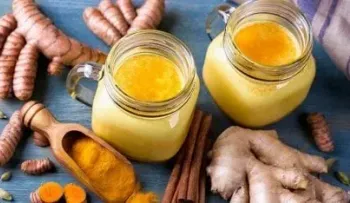Cúrcuma con limón en las mañanas: Su superior poder