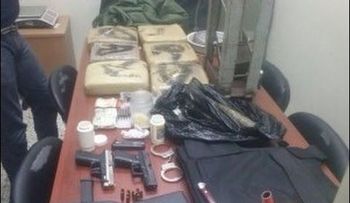 Decomisan droga, dinero y armas dentro de apartamento en Santiago