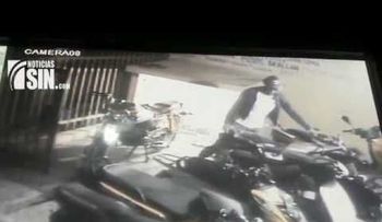 Cámara capta a un hombre robando motor de un parqueo