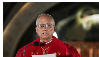 El papa pide no rechazar a migrantes que huyen de la guerra