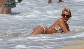 Britney Spears deslumbró con una sensual bikini en las playas de Hawaii