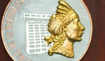 Gobernador Héctor Valdez Albizu informa economía de RD creció 7% en el 2015