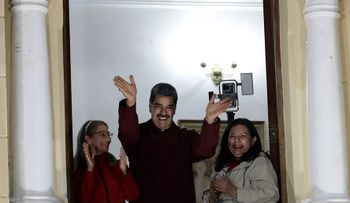 Maduro llama a "nueva oposición" de Venezuela a "pasar la página de tantos capítulos horribles"