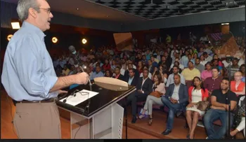 Abinader dice que los jóvenes rechazan a los políticos corruptos e incoherentes