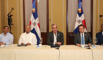 Abinader refuerza medidas para garantizar abastecimiento y precios estables en Navidad