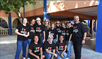 eXp Realty RD celebra 16.º aniversario con jornada solidaria