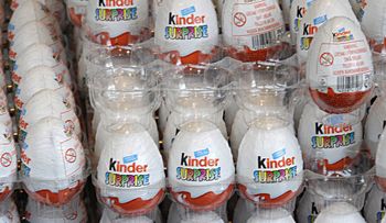 Envoltura del chocolate Kinder Sorpresa podría causar cáncer, según estudio