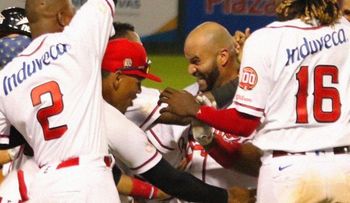 Albert Pujols hace historia en su debut en el béisbol dominicano; dice sentirse muy emocionado