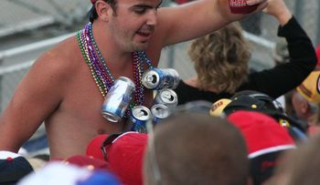¿Por qué el alcohol nos hace ver más atractivo al sexo opuesto?