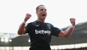 Chicharito anotó no uno sino dos goles y aún así el West Ham perdió