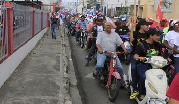 Abinader encabeza cierre de campaña en SFM; promete hospital y empleos