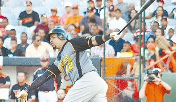 Grand Slam de Sierra lleva a GC al triunfo; Águilas, solas en segundo