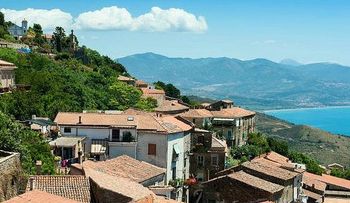 Una asombrosa aldea en Italia: 1 de cada 5 residentes tiene más de 100 años.
