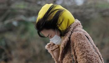 Estos son los nuevos síntomas del coronavirus: diarrea, dolor de garganta, naúseas, secreción nasal y falta de aliento
