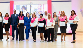 152 mujeres se gradúan y fortalecen su autonomía económica