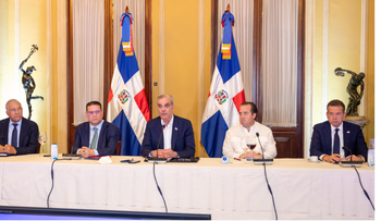 Empresarios garantizan abastecimiento con Luis Abinader