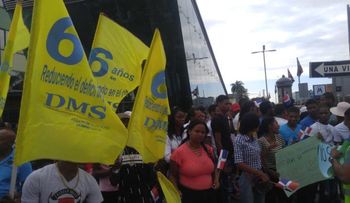Danilistas habrían llevado decenas de personas al Congreso para pedir reelección 