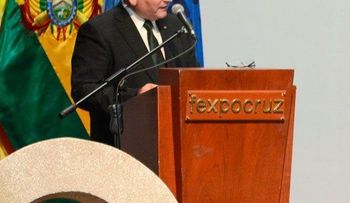 De cumbre, racismo y persecuciones