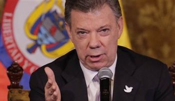 Santos defiende inmunidad Uribe en mandato presidencial