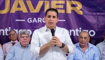 Víctor Fadul juramenta comité de campaña en Santiago