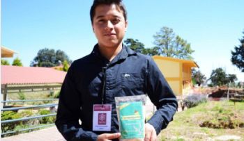  Estudiante mexicano crea polvo empanizador con huevo de chinche de agua 
