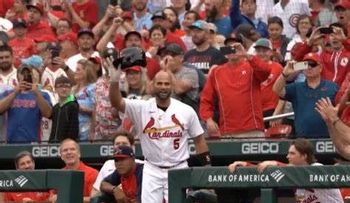 Pujols conecta el jonrón número 697 de su carrera, superando a Alex Rodríguez