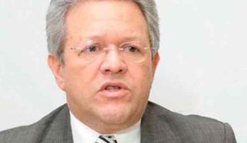 Después que lo quitan del cargo, Salazar niega pidiera explicación a Peralta sobre campaña contra Leonel