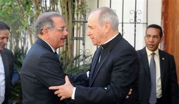 Danilo consulta a a Hipólilto sobre proyecto de naturalización