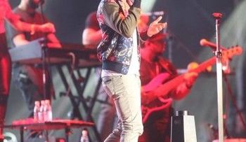 Prince Royce llena de romanticismo y bachata pop al Estadio Olímpico