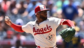 Walbert Ureña supera al favorito al Cy Young con salida magistral