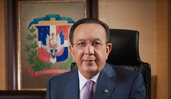 Gobernador Valdez Albizu: FMI aprueba informe favorable economía de RD 
