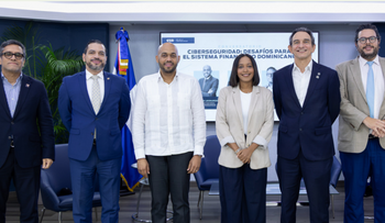La Superintendencia de Bancos aborda la ciberseguridad en un conversatorio