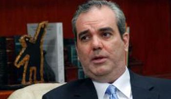 Periodistas buscan como ¨aguja¨ a Luis Abinader