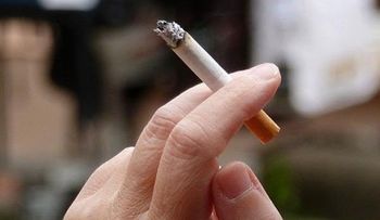 Escorbuto: Enfermedad silenciosa que afecta a fumadores 