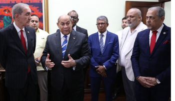 Rafael Santos Badía asume en el Mescyt