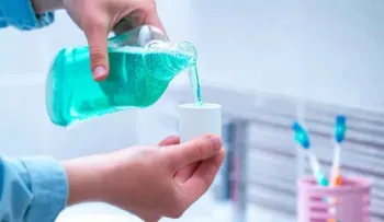 Dicen que cada día se aprende más: El enjuague bucal va antes del cepillado. ¿Cómo...?