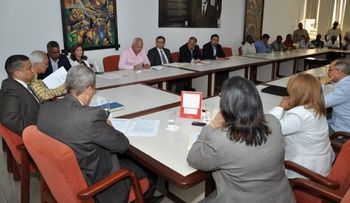 Ratifican convocatoria para discutir aumento salarial