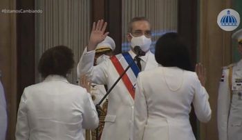 Abinader le dice a Miriam y a Berenice, que solo deben seguir las instrucciones de la Constitución 