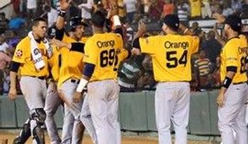 Aguilas dan "primer picotazo" al vencer 4-3 al Licey en Serie Final