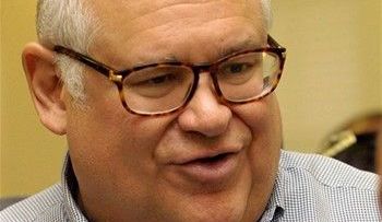 Juez se declara incompetente conocer habeas de Álvarez Renta, quien acude a tribunal en camilla