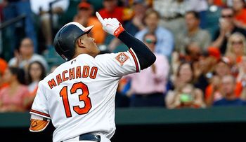 Machado conecta dos jonrones y empuja cuatro